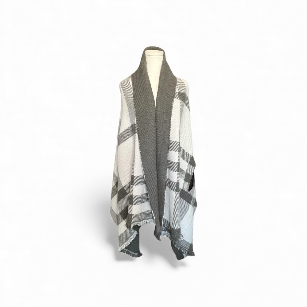 EUC Merona gray & white plaid poncho wrap | one size